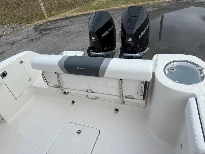Slide: The Image of Robalo R272 Center Console 2019 - 18