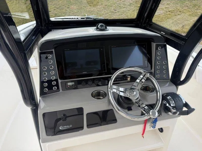 Slide: The Image of Robalo R272 Center Console 2019 - 22