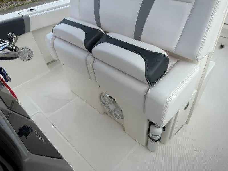 Slide: The Image of Robalo R272 Center Console 2019 - 24