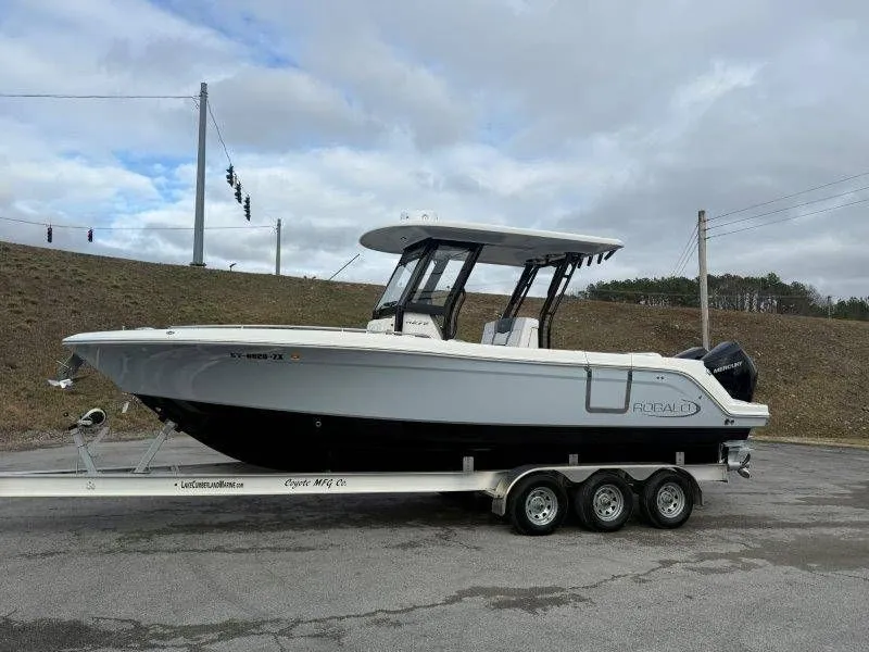 Slide: The Image of Robalo R272 Center Console 2019 - 27