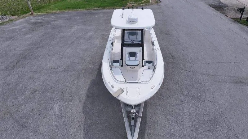 Slide: The Image of Robalo R272 Center Console 2019 - 3
