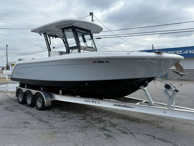 Slide: The Image of Robalo R272 Center Console 2019 - 35
