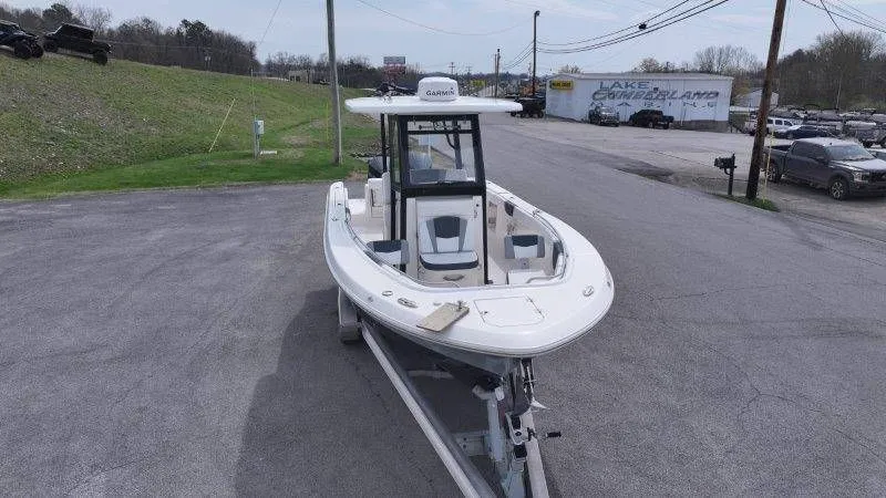 Slide: The Image of Robalo R272 Center Console 2019 - 44