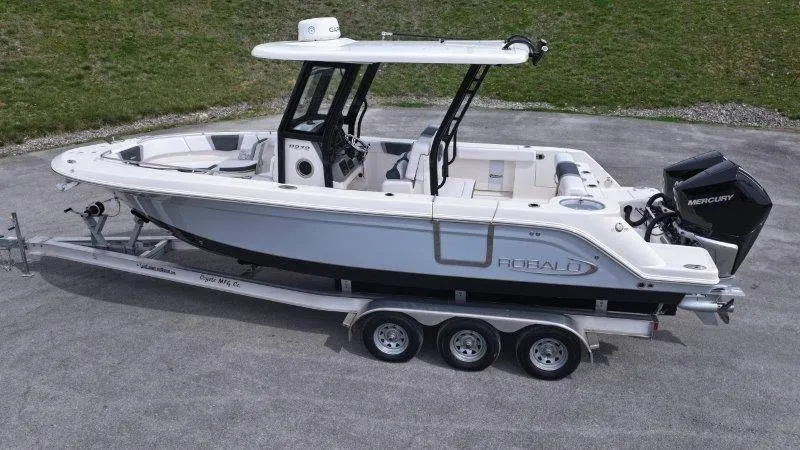 Slide: The Image of Robalo R272 Center Console 2019 - 48