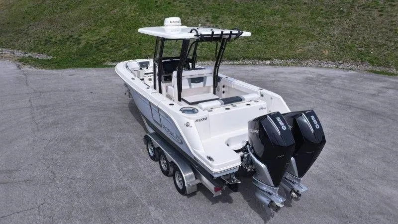 Slide: The Image of Robalo R272 Center Console 2019 - 51