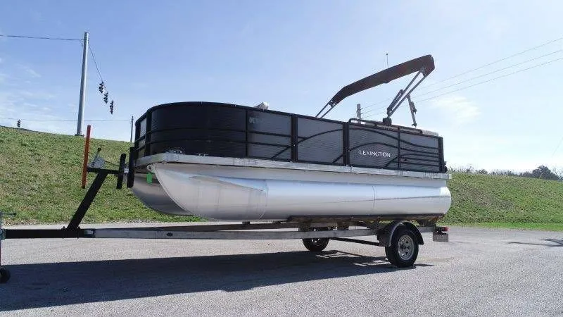 Slide: The Image of Lexington 5 Series 2018 - 109