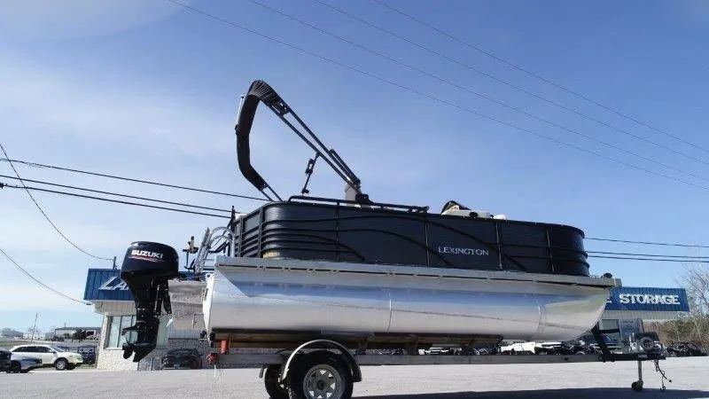 Slide: The Image of Lexington 5 Series 2018 - 111