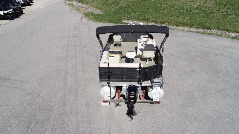 Slide: The Image of Lexington 5 Series 2018 - 121