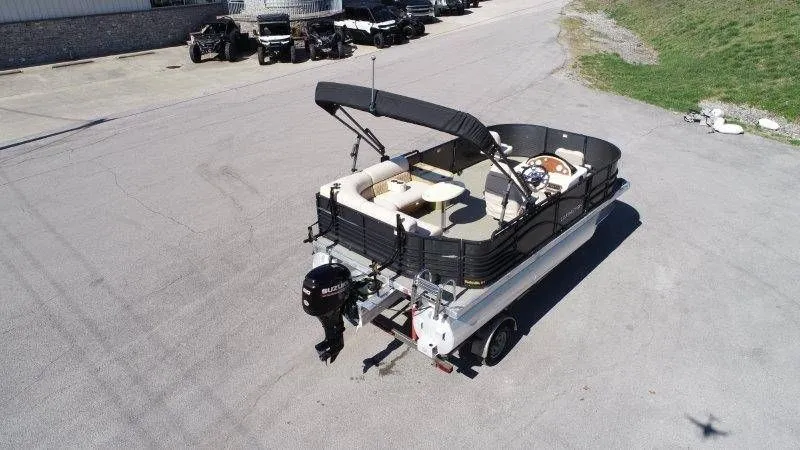 Slide: The Image of Lexington 5 Series 2018 - 124