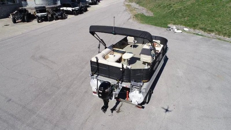 Slide: The Image of Lexington 5 Series 2018 - 130