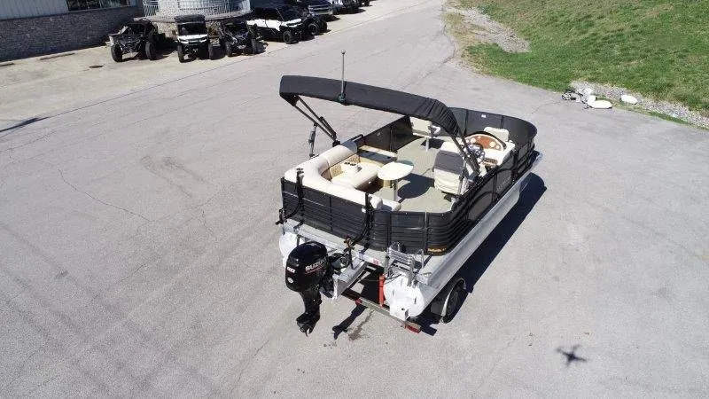 Slide: The Image of Lexington 5 Series 2018 - 131