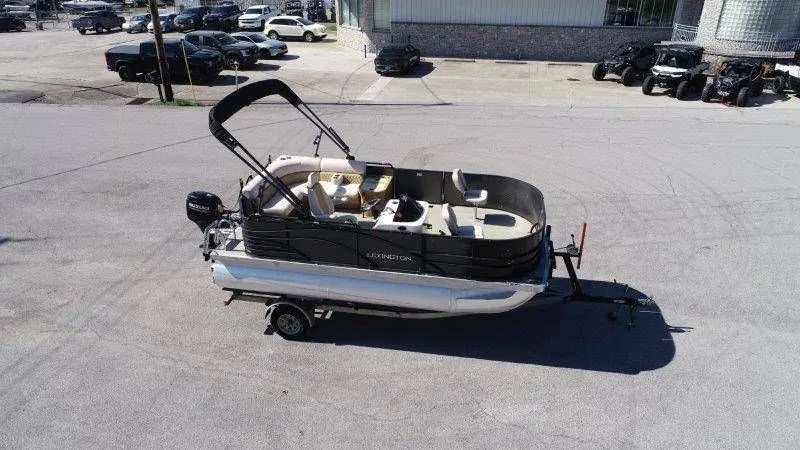 Slide: The Image of Lexington 5 Series 2018 - 135