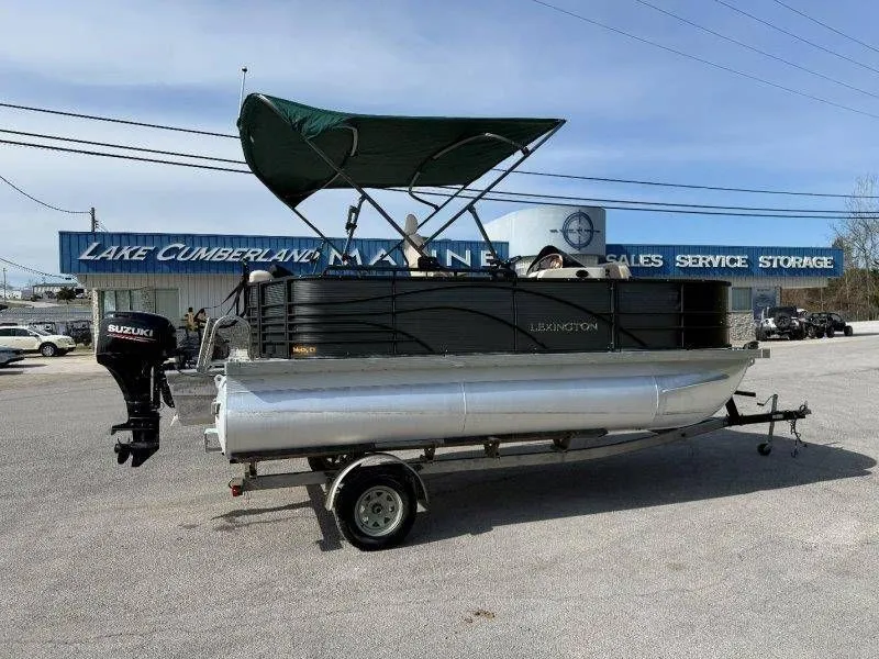 Slide: The Image of 2018 Lexington 5 Series pontoon boat at Lake Cumberland Marine. - 21