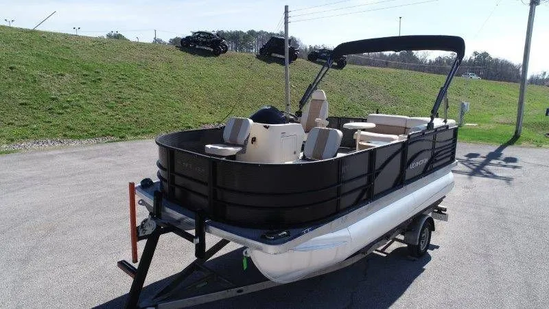 Slide: The Image of Lexington 5 Series 2018 - 81