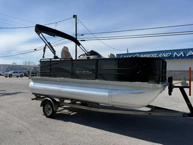 Slide: The Image of Lexington 5 Series 2018 - 88