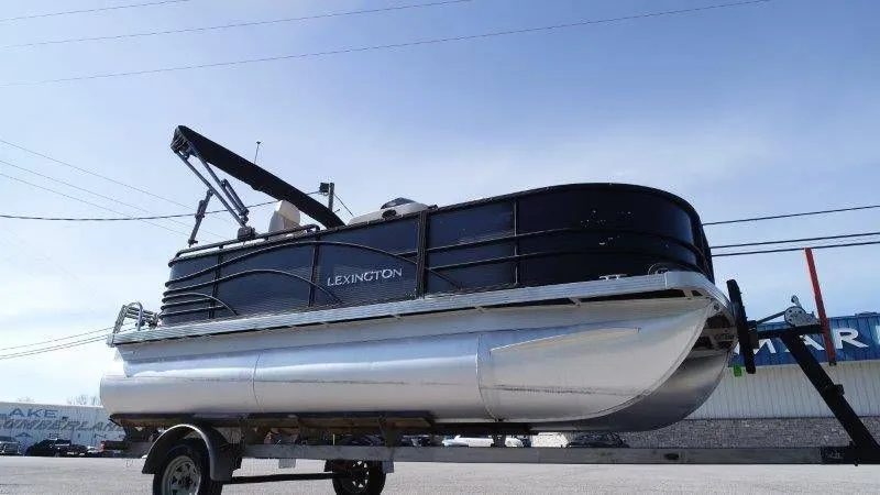 Slide: The Image of Lexington 5 Series 2018 - 92