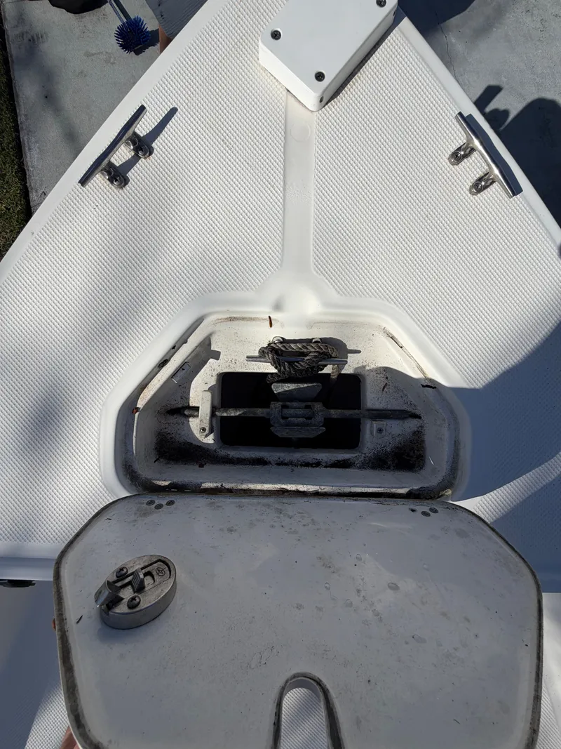 Slide: The Image of Key West 1720 Center Console 2014 - 10