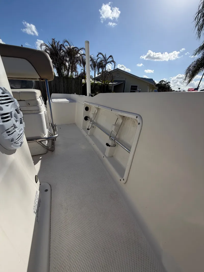 Slide: The Image of Key West 1720 Center Console 2014 - 13