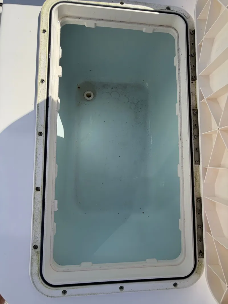 Slide: The Image of Key West 1720 Center Console 2014 - 18