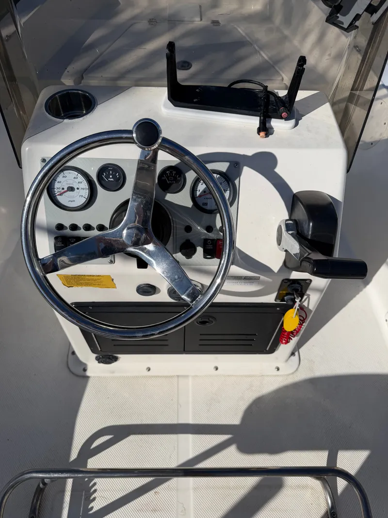 Slide: The Image of Key West 1720 Center Console 2014 - 6