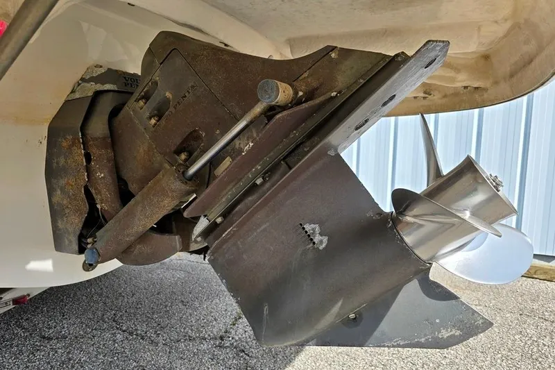 Slide: The Image of 2005 Chaparral Sunesta 254 boat propeller and drive system close-up. - 10