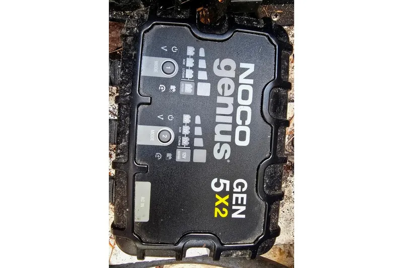 Slide: The Image of NOCO Genius GEN 5X2 battery charger on 2005 Chaparral Sunesta 254 boat. - 22