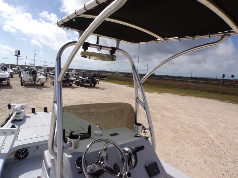 Slide: The Image of Majek 18 Illusion M2 2022 boat with helm and bimini top. - 27