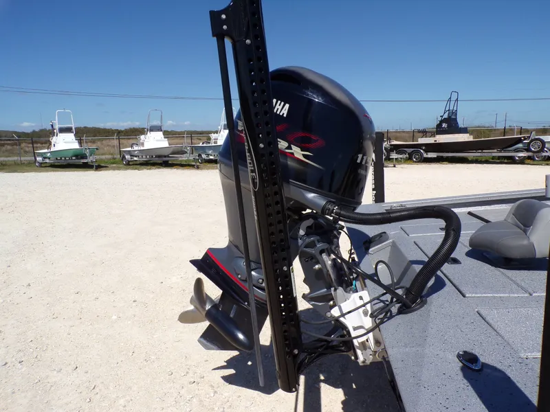 Slide: The Image of 2021 Xpress H190B Bay boat with Yamaha outboard motor. - 27