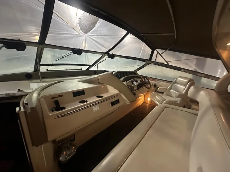 Slide: The Image of Interior of a 1996 Sea Ray 500 Sundancer yacht. - 28