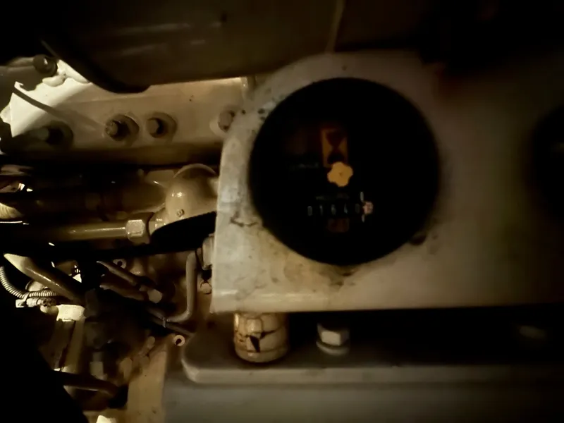 Slide: The Image of Close-up of a 1996 Sea Ray 500 Sundancer engine compartment. - 33