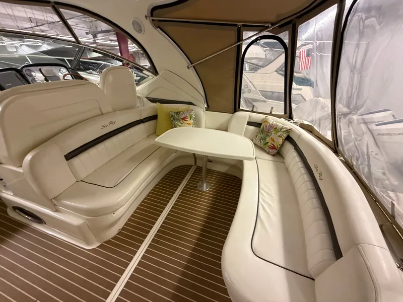 Slide: The Image of Sea Ray 390 Sundancer 2004 - 11