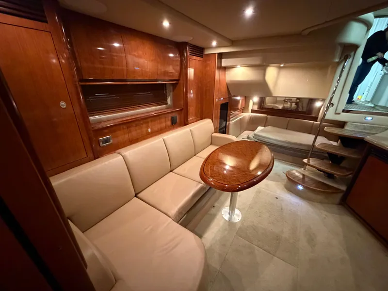 Slide: The Image of Sea Ray 390 Sundancer 2004 - 25
