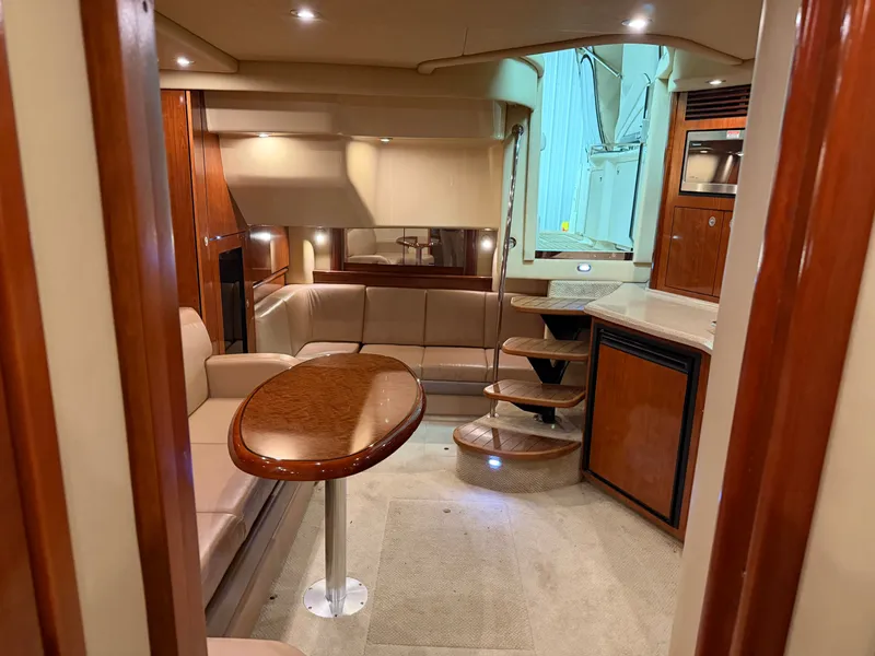 Slide: The Image of Sea Ray 390 Sundancer 2004 - 27