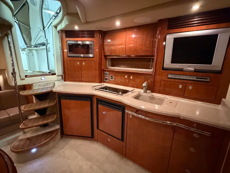 Slide: The Image of Sea Ray 390 Sundancer 2004 - 29