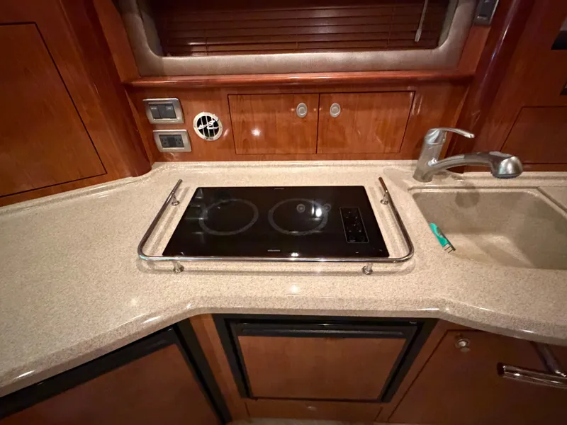 Slide: The Image of Sea Ray 390 Sundancer 2004 - 30