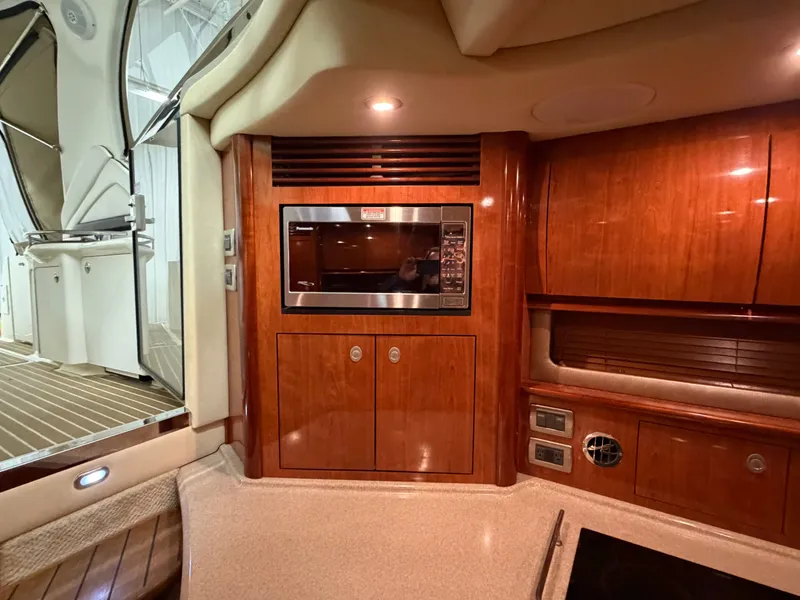 Slide: The Image of Sea Ray 390 Sundancer 2004 - 31