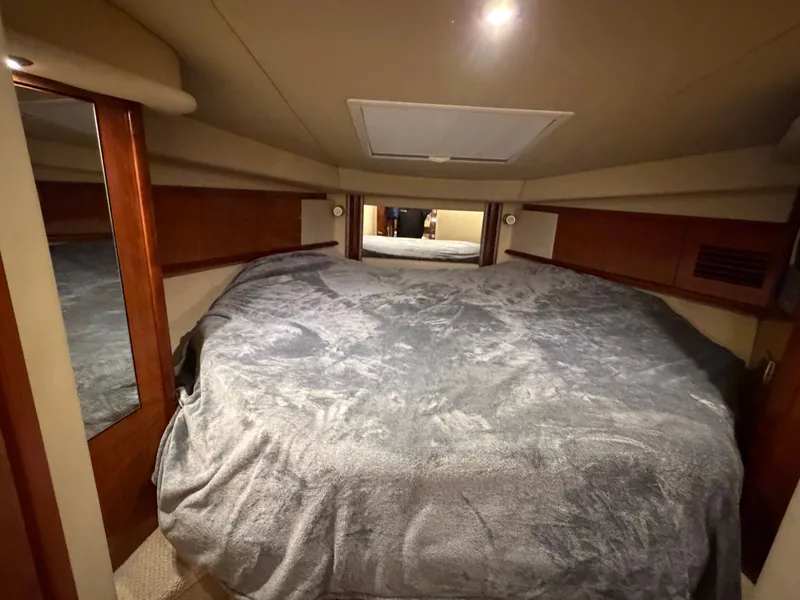 Slide: The Image of Sea Ray 390 Sundancer 2004 - 33