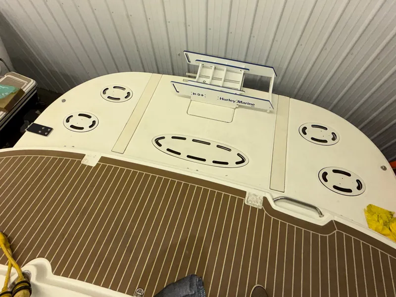 Slide: The Image of Sea Ray 390 Sundancer 2004 - 6