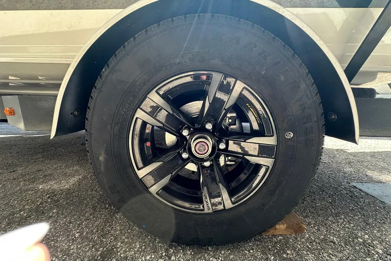 Slide: The Image of 2026 Vexus AVX1880 wheel with black alloy rim and Karrier KR35 tire. - 32