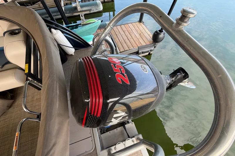 Slide: The Image of 2018 JC 25 Neptoon TT Sport boat with a 250 horsepower outboard motor. - 28