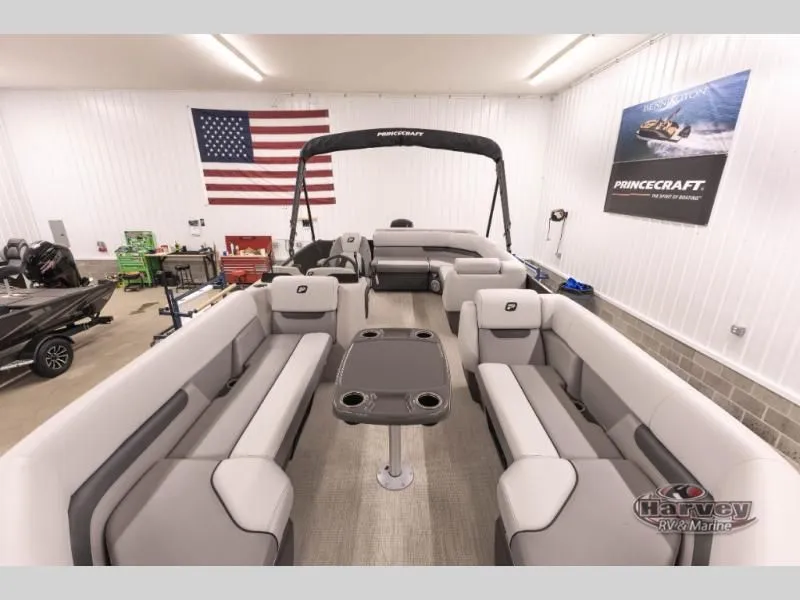 Slide: The Image of Vectra Classic 21L 2026 - 10