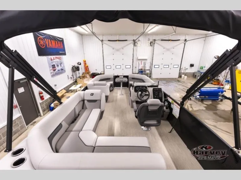 Slide: The Image of Vectra Classic 21L 2026 - 11