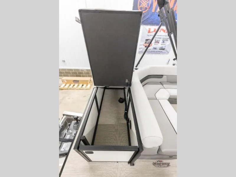 Slide: The Image of Vectra Classic 21L 2026 - 22