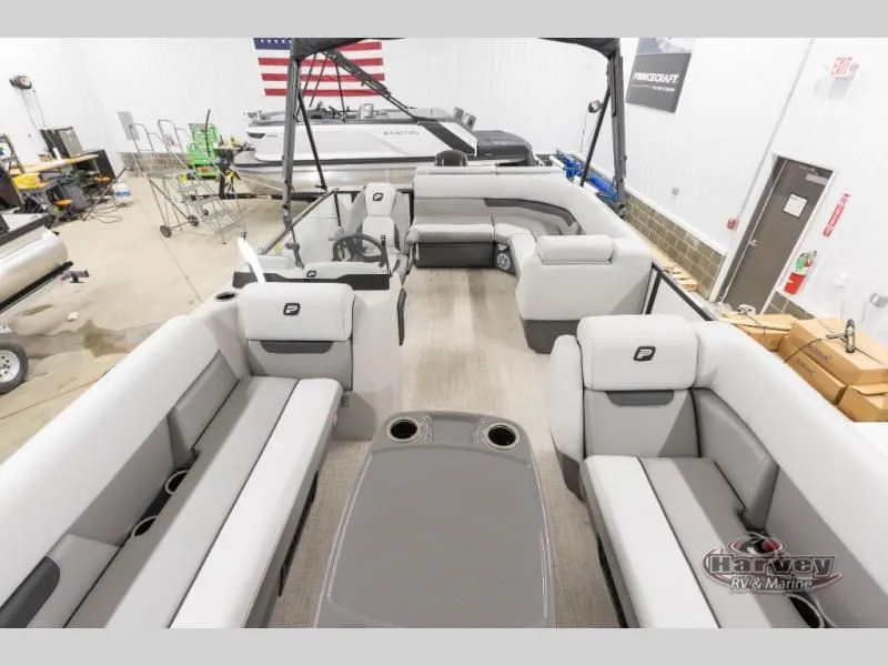 Slide: The Image of Vectra Classic 21L 2026 - 8