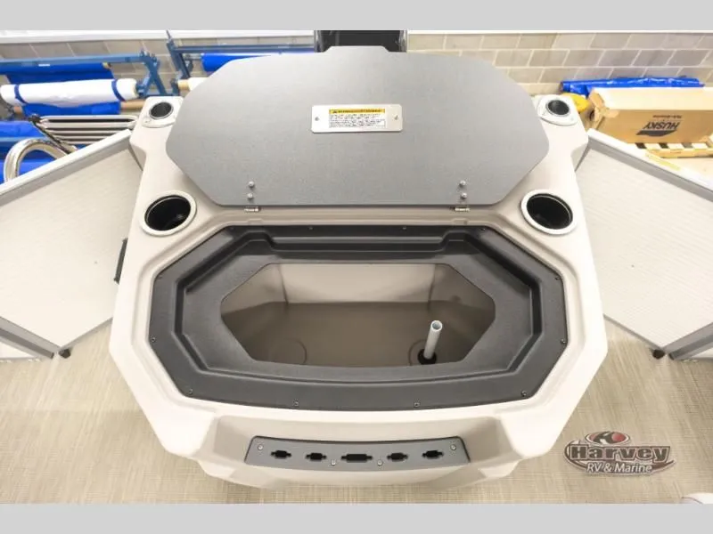 Slide: The Image of Sportfisher 21-4S 2026 - 21