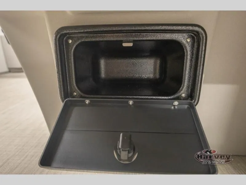 Slide: The Image of Sportfisher 21-4S 2026 - 27