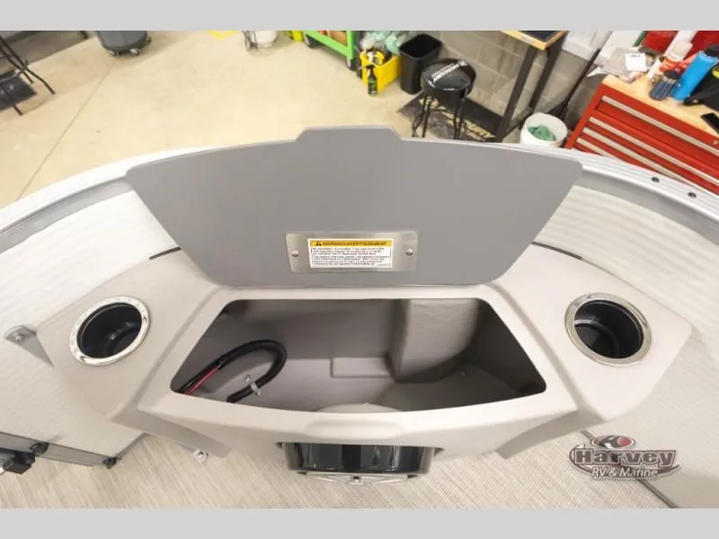 Slide: The Image of Sportfisher 21-4S 2026 - 31