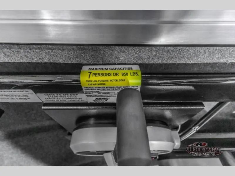 Slide: The Image of Luxor 200 LX 2025 - 32