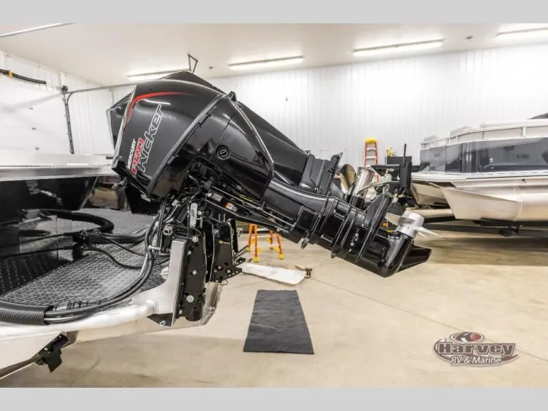 Slide: The Image of Luxor 200 LX 2025 - 5