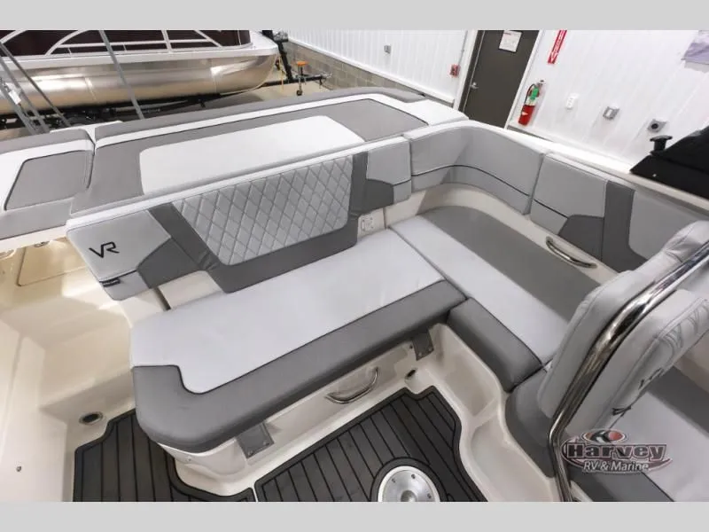 Slide: The Image of Bayliner VR6 2023 - 10